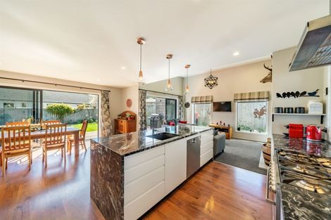 Photo of property in 14 Resolution Drive, Whitby, Porirua, 5024