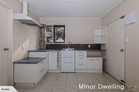 Photo of property in 10 Kitewao Street, Northcote, Auckland, 0627