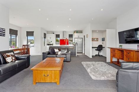 Photo of property in 22 Gilchrist Place, Kaiapoi, 7630
