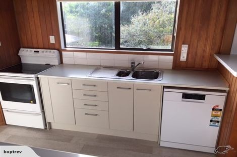 Photo of property in 94 Stanley Road, Glenfield, Auckland, 0629