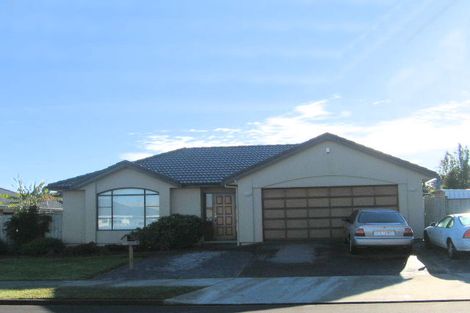 Photo of property in 97 Moyrus Crescent, East Tamaki Heights, Auckland, 2016