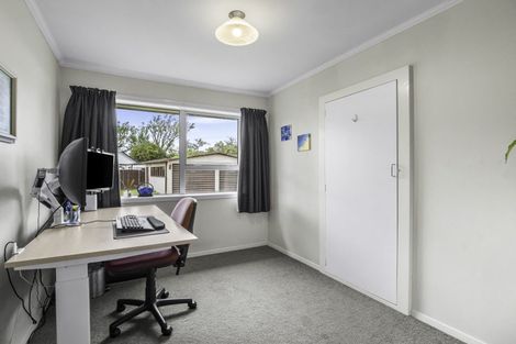 Photo of property in 82 Farquhars Road, Redwood, Christchurch, 8051