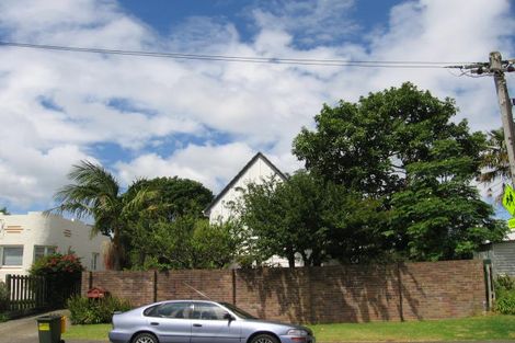 Photo of property in 1/14 Otakau Road, Milford, Auckland, 0620