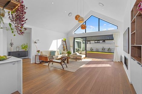 Photo of property in 2 Emeline Chapman Drive, Cracroft, Christchurch, 8022