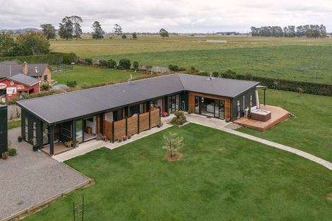 Photo of property in 38a Pohutukawa Drive, Levin, 5571