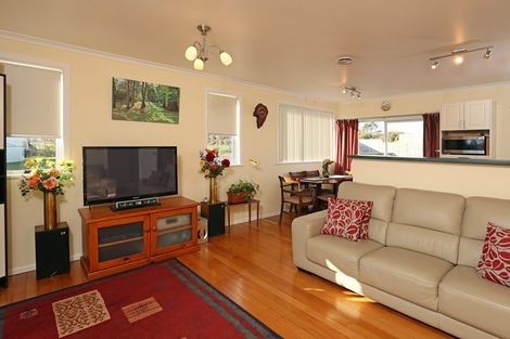 Photo of property in 11 Sheehan Road, Te Atatu South, Auckland, 0610