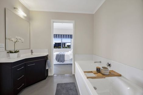Photo of property in The Strand, 4/16 Ronald Street, Strandon, New Plymouth, 4312