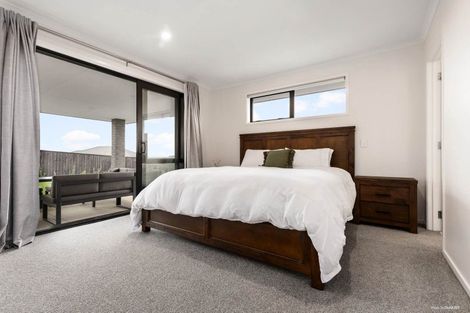 Photo of property in 8 Omahuru Road, Glenbrook, 2681