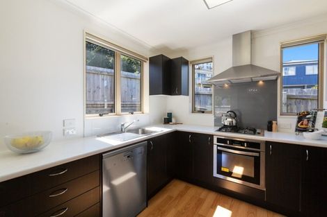 Photo of property in 6 Cresswell Place, Johnsonville, Wellington, 6037