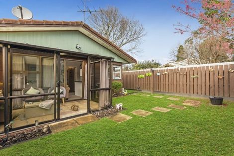 Photo of property in 1/2 Short Street, Papakura, 2110