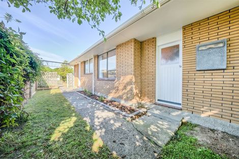 Photo of property in 21f1- Roband Crescent, Brown Owl, Upper Hutt, 5018