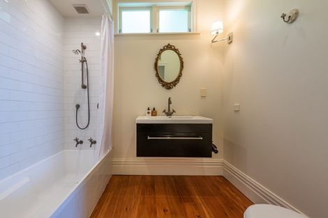 Photo of property in 74 Mortimer Terrace, Brooklyn, Wellington, 6021