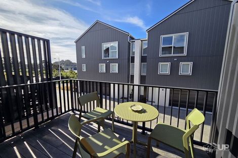 Photo of property in 4/35 Marine Parade, Hobsonville, Auckland, 0616