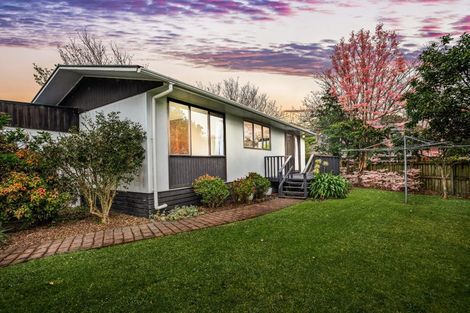 Photo of property in 2/5 Compass Place, Te Atatu Peninsula, Auckland, 0610