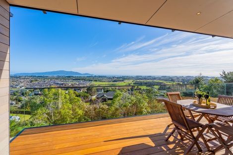 Photo of property in 92 Kotare Street, Waikanae, 5036