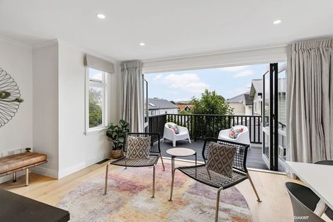 Photo of property in 85 Grant Road, Thorndon, Wellington, 6011