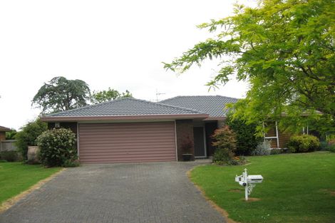 Photo of property in 3 Peridot Place, Conifer Grove, Takanini, 2112