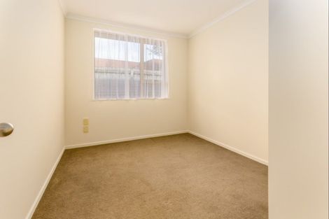 Photo of property in 5 Kathleen Reece Place, Waiuku, 2123