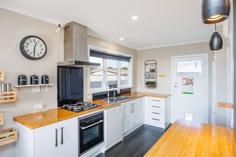 Photo of property in 40 Sutherland Crescent, Westbrook, Palmerston North, 4412