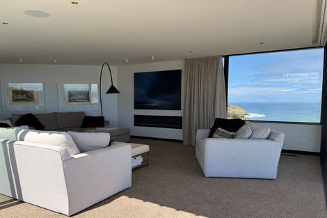 Photo of property in 1 Ngatira Road, Muriwai, Waimauku, 0881