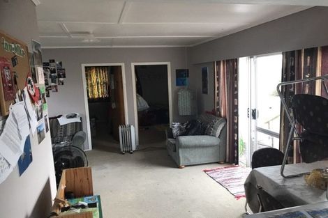 Photo of property in 1 Marlene Avenue, Te Atatu South, Auckland, 0610