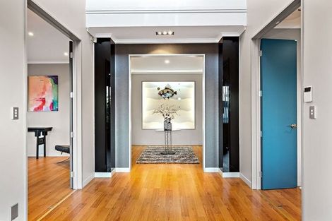 Photo of property in 6 Lupetti Rise, West Harbour, Auckland, 0618