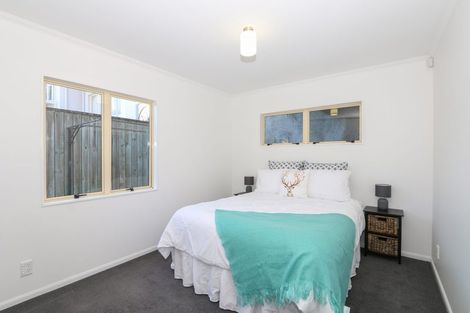 Photo of property in 33u2 Hawker Street, Mount Victoria, Wellington, 6011