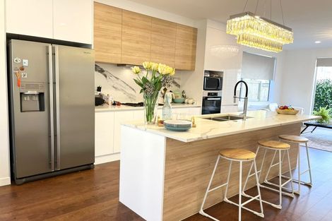 Photo of property in 5 Gladfield Lane, Te Atatu Peninsula, Auckland, 0610