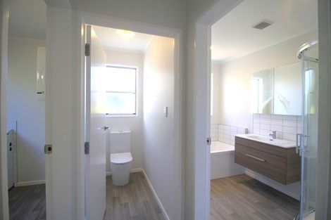 Photo of property in 97 Glanmire Road, Newlands, Wellington, 6037