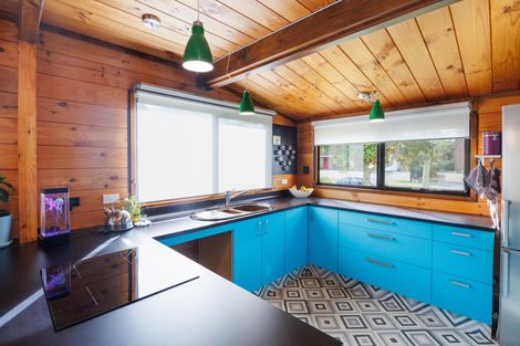 Photo of property in 21 Heathcote Place, Fitzherbert, Palmerston North, 4410