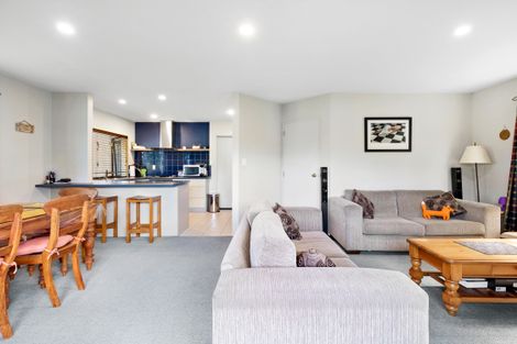 Photo of property in 1/24 Merton Avenue, Glenfield, Auckland, 0627