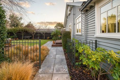 Photo of property in 86 Saint Martins Road, Saint Martins, Christchurch, 8022