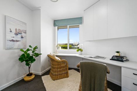 Photo of property in 12 Mike Smith Drive, Cambridge, 3434