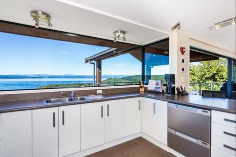 Photo of property in 74 Wakeman Road, Acacia Bay, Taupo, 3330