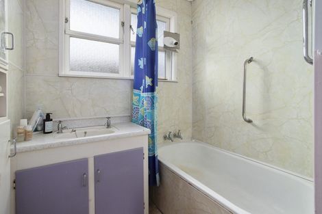 Photo of property in 63 Muir Avenue, Mangere Bridge, Auckland, 2022