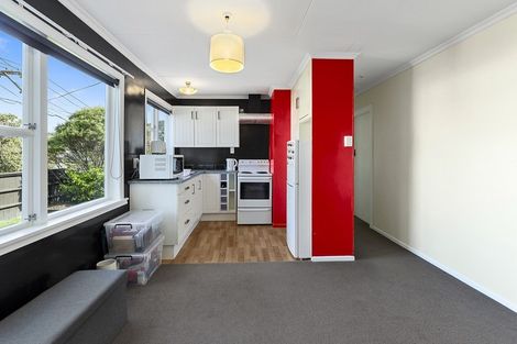 Photo of property in 3 Thames Street, Island Bay, Wellington, 6023