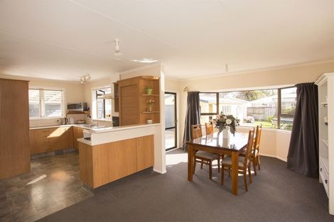 Photo of property in 2 Oban Place, Awapuni, Palmerston North, 4412