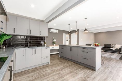 Photo of property in 4 Oxford Crescent, Ebdentown, Upper Hutt, 5018