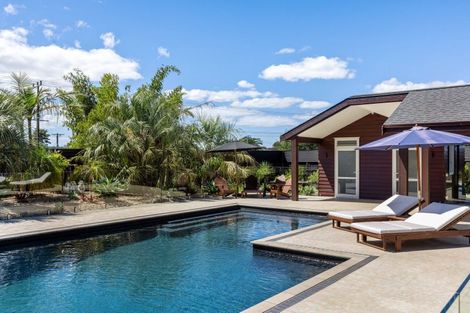 Photo of property in 8a Jelas Drive, Riverhead, Kumeu, 0892