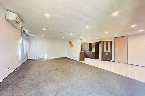 Photo of property in 24 Starforth Place, Henderson, Auckland, 0612