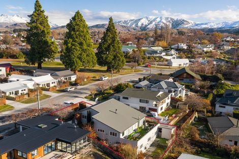 Photo of property in 10 Suffolk Street, Arrowtown, 9302
