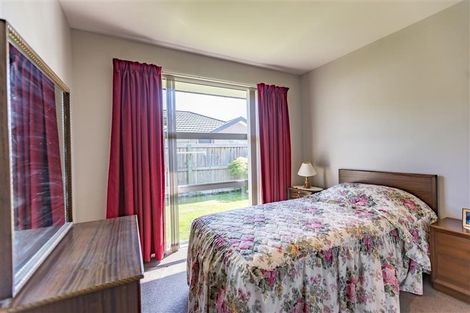 Photo of property in 27 Wilsons Road South, Saint Martins, Christchurch, 8022