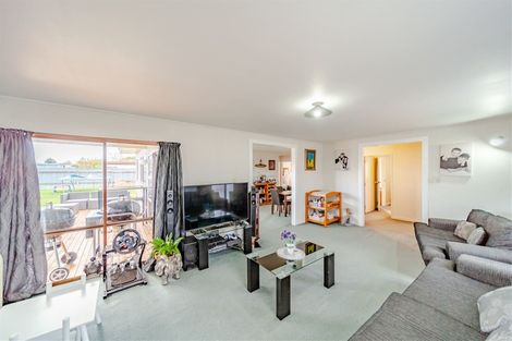 Photo of property in 33 Fife Crescent, Tamatea, Napier, 4112