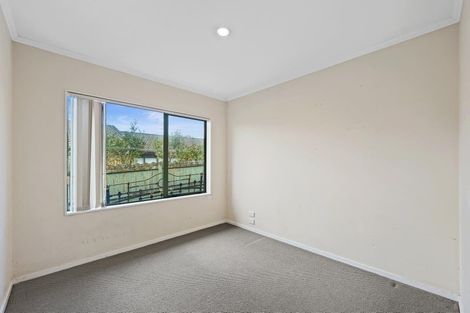 Photo of property in 3 Rosebay Rise, Henderson, Auckland, 0610