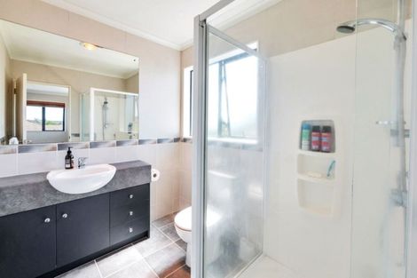 Photo of property in 19 Ashkirk Place, Wattle Downs, Auckland, 2103