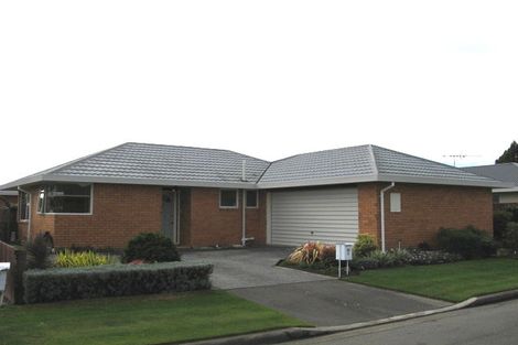 Photo of property in 15 Honeysuckle Place, Northcote, Christchurch, 8052