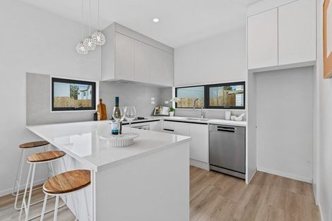 Photo of property in 56 Oreil Avenue, West Harbour, Auckland, 0618