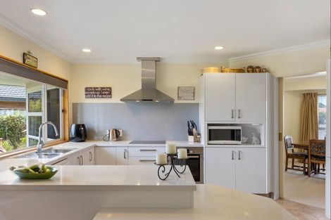 Photo of property in 9 Knightsbridge Place, Taradale, Napier, 4112