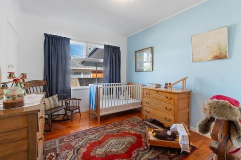 Photo of property in 11 Arosa Place, Forrest Hill, Auckland, 0620