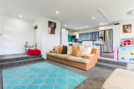 Photo of property in 6 Kopu Place, Clendon Park, Auckland, 2103